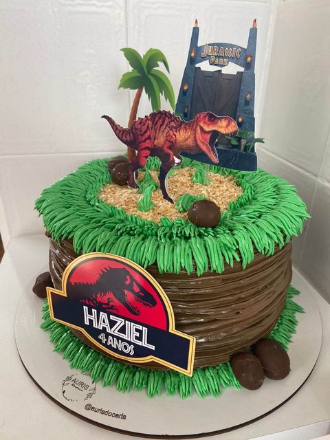 Bolo temático de festa infantil